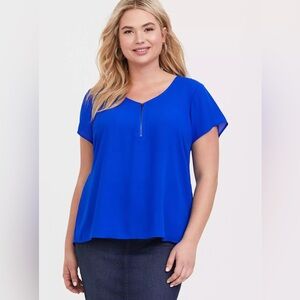 89th + Madison | Zip Up Classic Blouse in Blue Size 1X